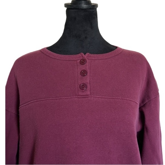 CW Classics Woman’s Medium Maroon Long-Sleeve Crew-Neck Sweater - Picture 2 of 8